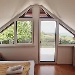 Sweet Hideout * Filovci