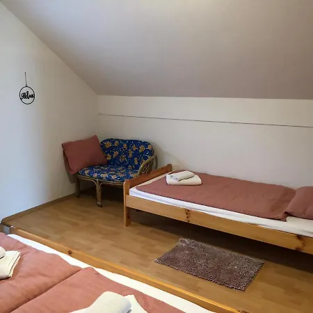 Sweet Hideout * Filovci