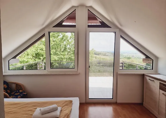 Sweet Hideout * Filovci